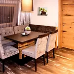 Hotel apartamentowy Garni Vereina Ischgl